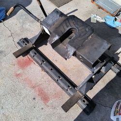 Fifth Wheel Hitch Universal