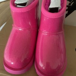 Ugg Boots Brand New With Gift Reciept Size 10 Kids Classic Clear Pink