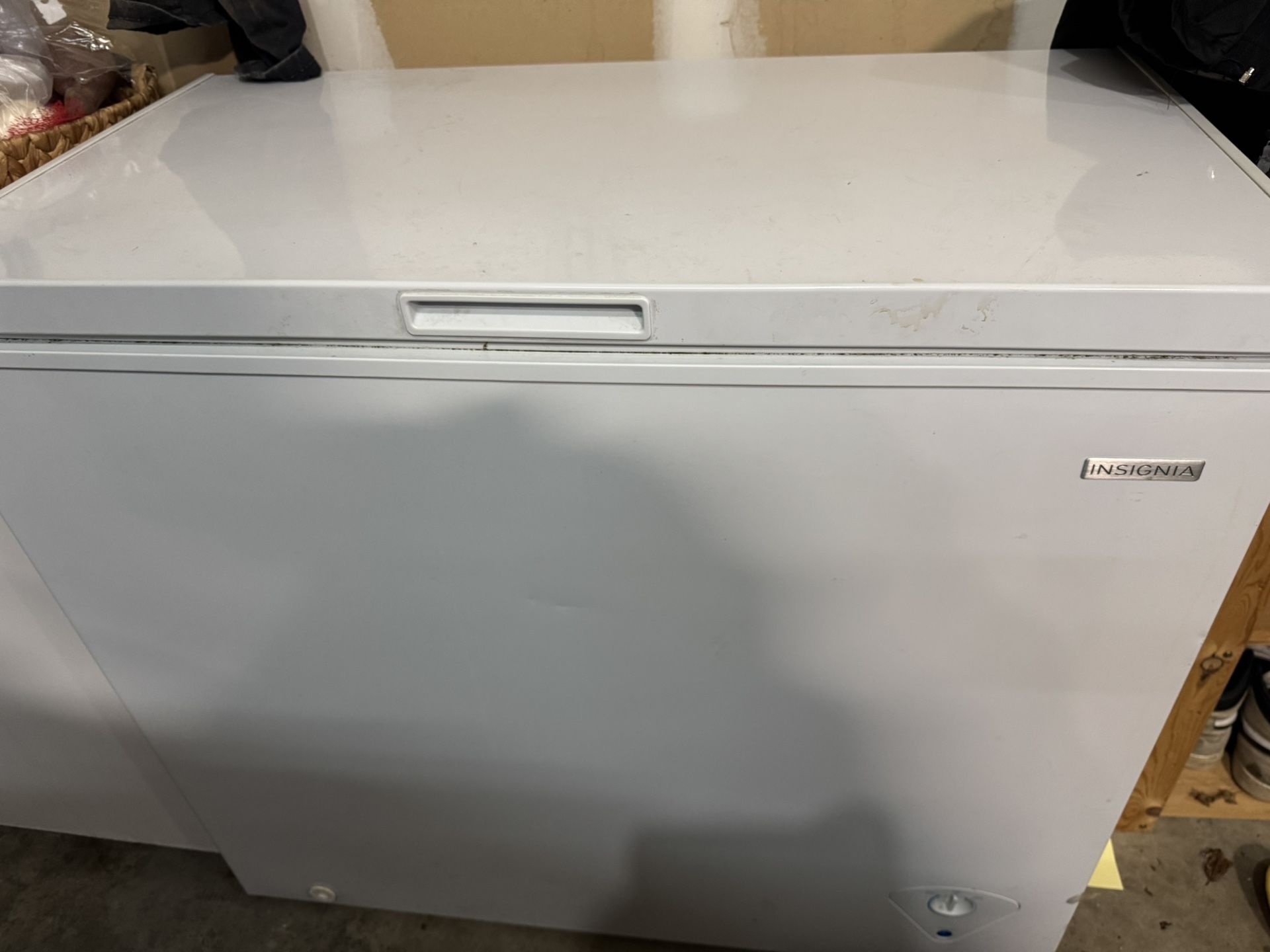 Insignia™ - 7 Cu. Ft. Garage-Ready Chest Freezer - White