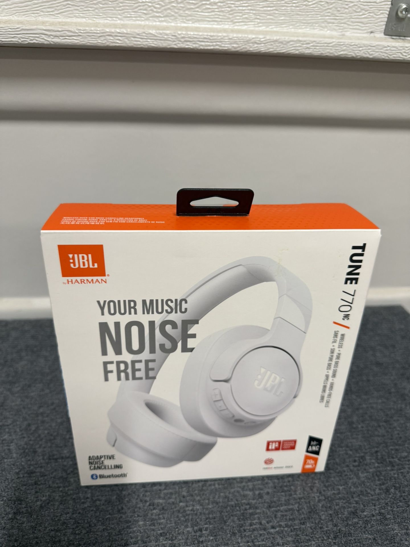 JBL Tune 770NC Wireless Over-Ear Headphones - Off White - Noise Canceling! Brand new