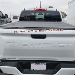 Tonneau Cover Flush Hard Bed Cover Tri-Fold Matte Finish Bakflip MX4 Tapaderas Al Raz