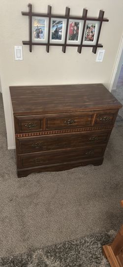 Dresser 3 drawers solid wood