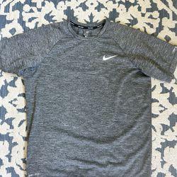 Men’s Nike Shirt 