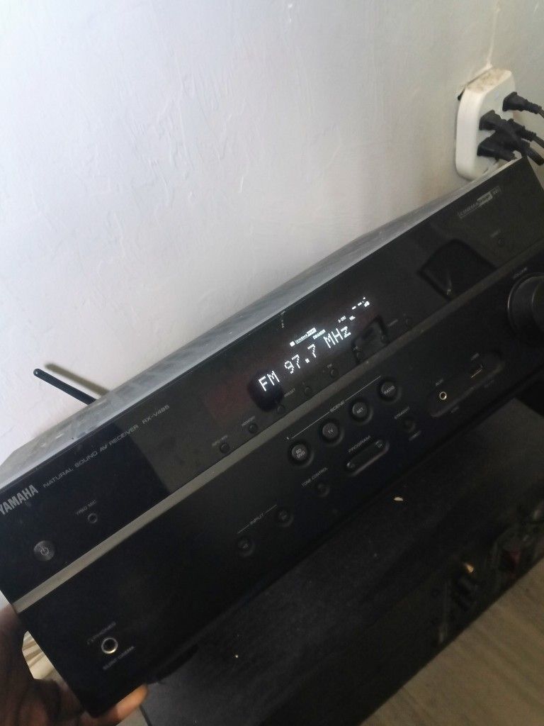 Yamaha RX-V485 Receiver
