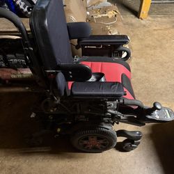 Quantum Edge 4 Electric Wheelchair