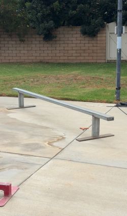 Skate rail
