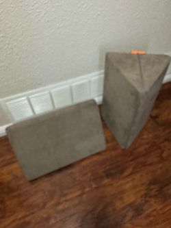 Triangle cushions