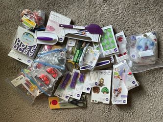 Wilton Cake Decorating Supplies LOTS