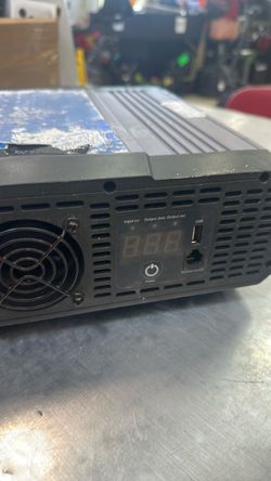 Power Inverter with AC Outlets and USB