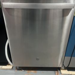 Selling Dishwasher GE In Stainless Steel 
