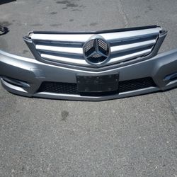 2012-2014 Mercedes C250/300 Complete Front Bumper With All The Accessories Oem.