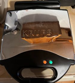 Waffle maker