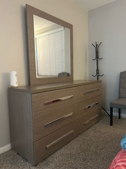 A beautiful Italian crafted Bedroom Set