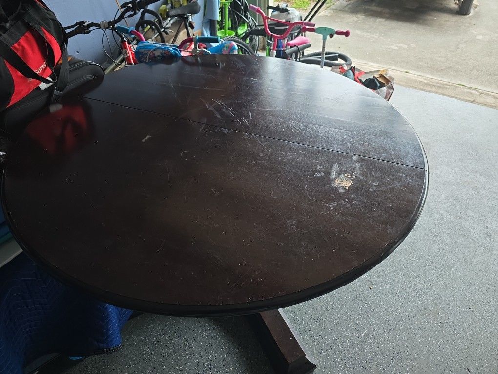 Real Wood Round Table