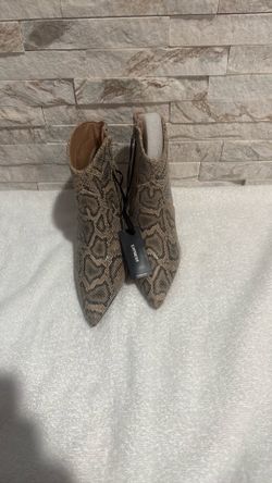 express boots for sell (women’s) size 6
