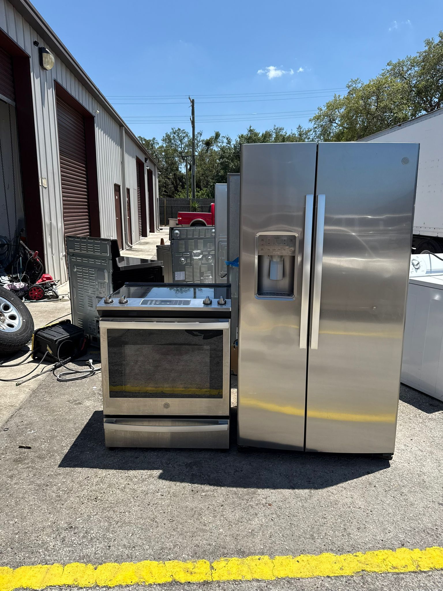 GE Refrigerator And Stove