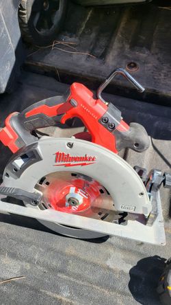 Milwaukee Saw M18