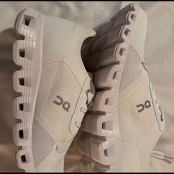 On cloud sneakers Brand new no box! Size 9 women