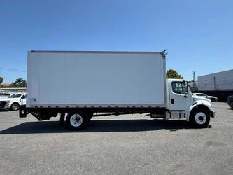2018 Freightliner M2 106
