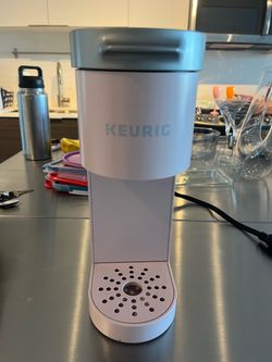 Keurig for sale, pick up today or by noon tomorrow!