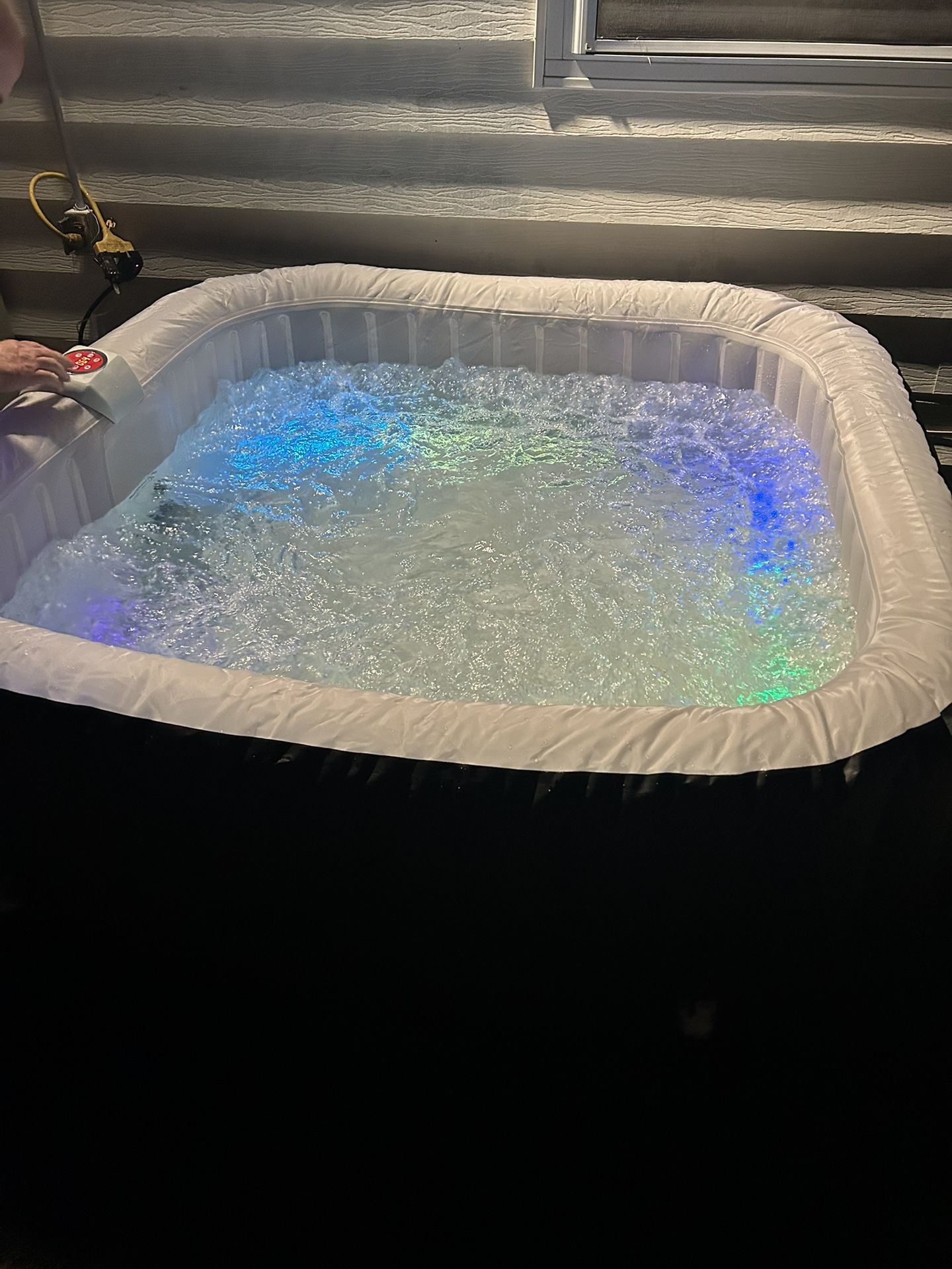 6 Person Hot Tub 
