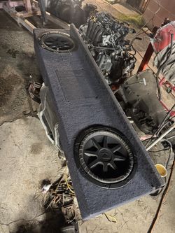 Two 12 Kicker Subs Comp Vr With Box