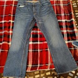 4 Pairs Of Jeans 2 Arizona, 1 Lucky Brand 1 Levi 501 Button Up