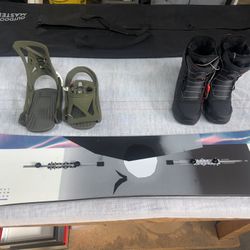 Burton Women Snowboard Bundle 