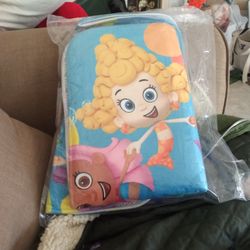 Bubble Guppies Shower Curtain Set.