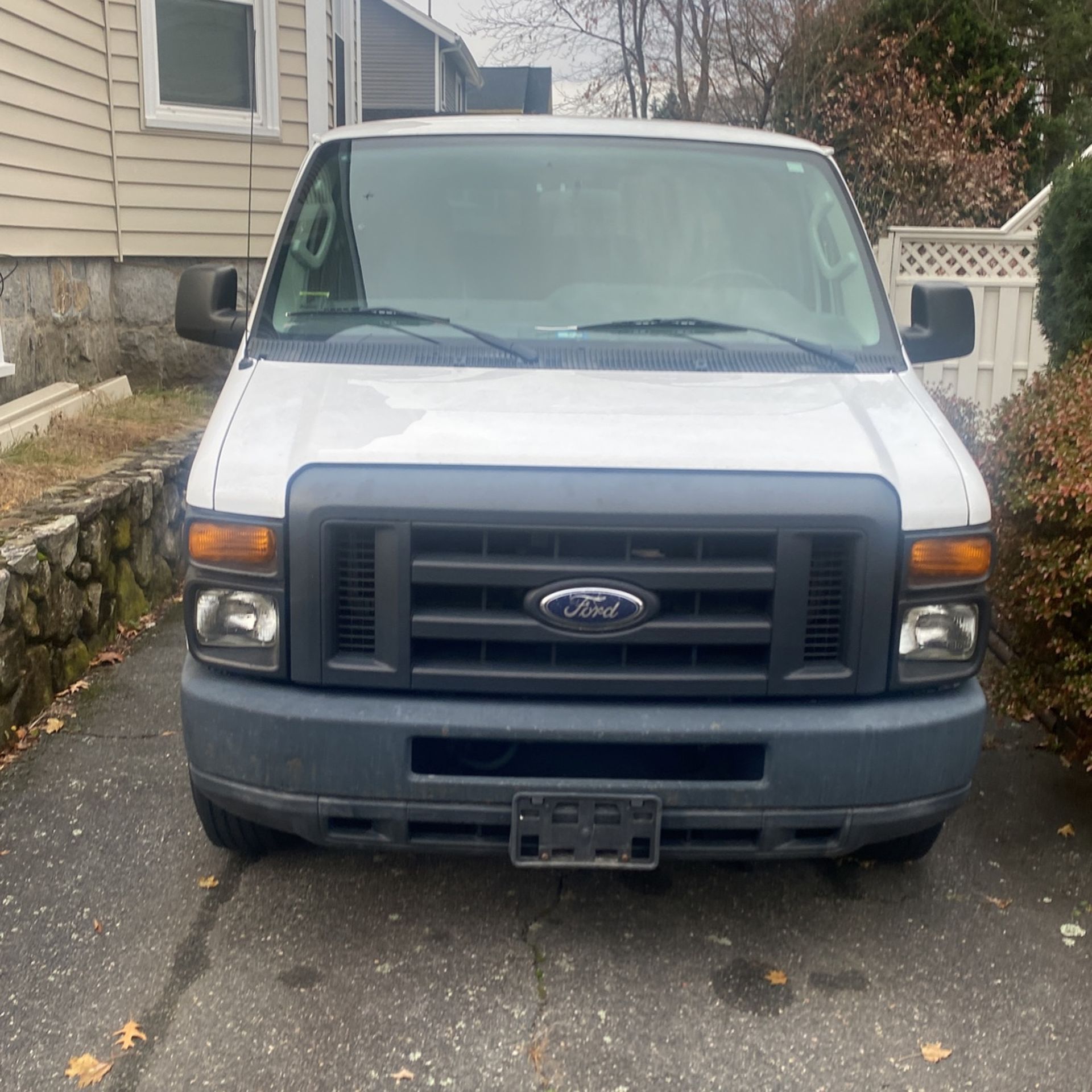 2013 Ford 350 ECONO XL Super Duty Passenger Van