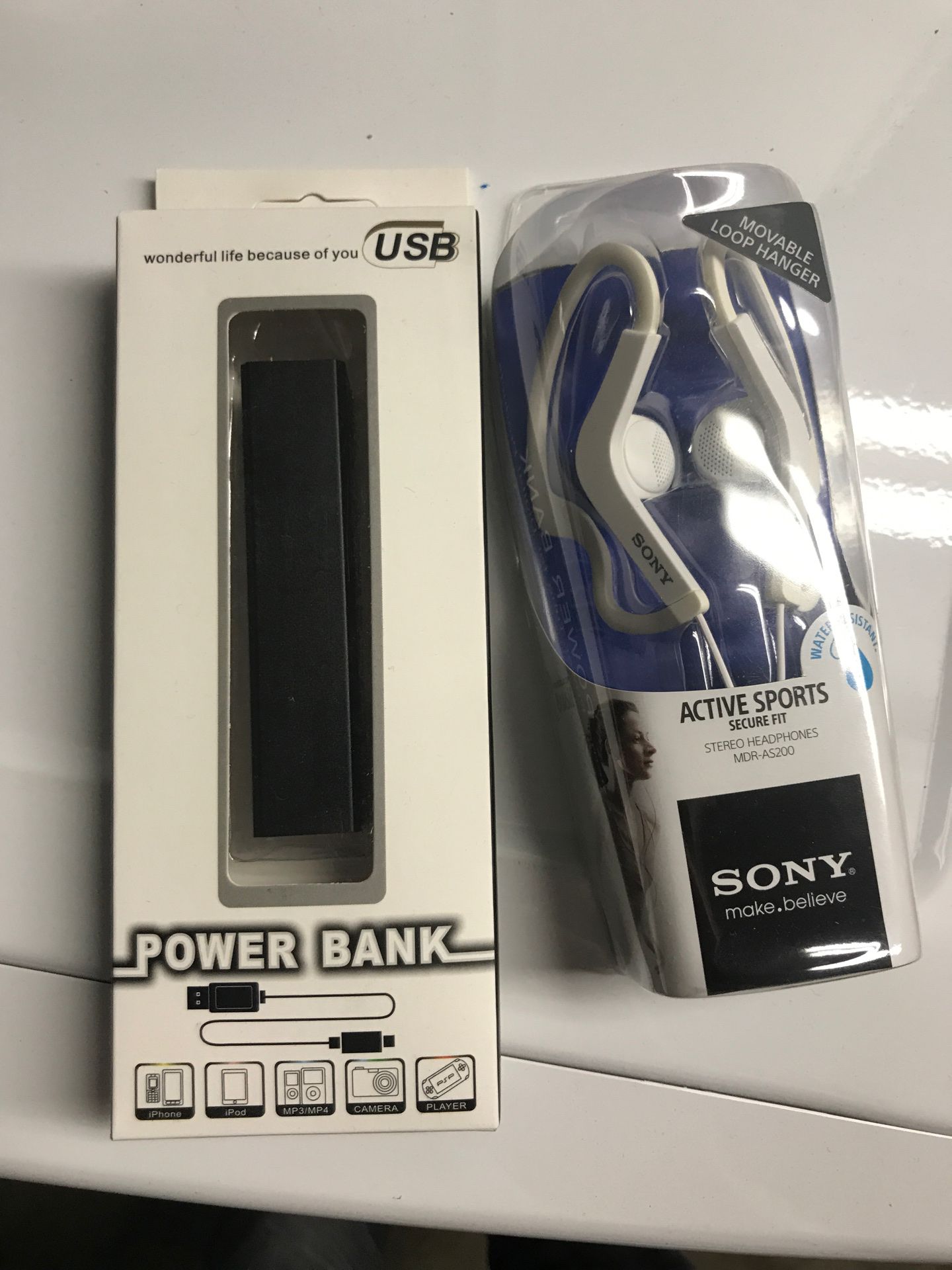 USB Power bank and Sony MDRAS200 Active Sports Headphones (White)
