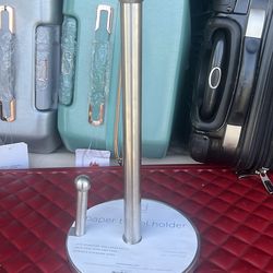 Paper towel holder