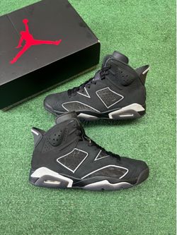 JORDAN 6 CAP AND GOWN SIZE 10