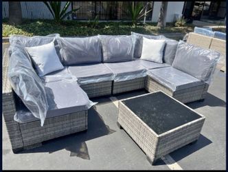 Brand New Outdoor Conversation Patio Set 7pcs in Gray