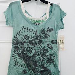 Nice women’s  shirt New With Tags size (L) only $13 