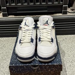 Jordan 4 “Midnight Navy” 
