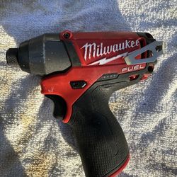 Milwaukee M12 Impact Driver