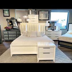 ///- Bedroom Set And Camas Disponibles-///