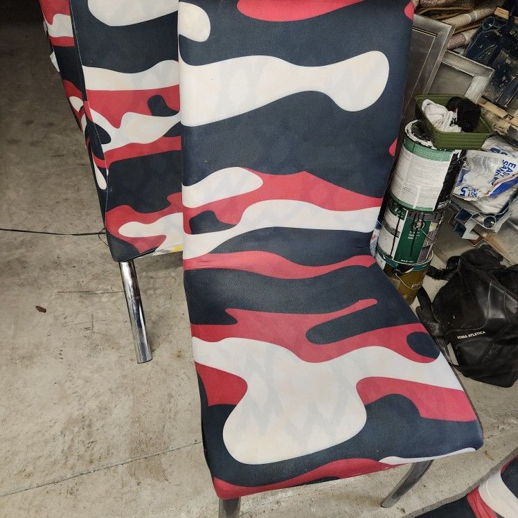 4 Beautiful Dinning Set.... Metal and Faux Leather. $50 Each OBO.