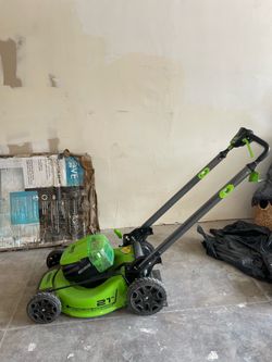 Battery powered lawn Mower