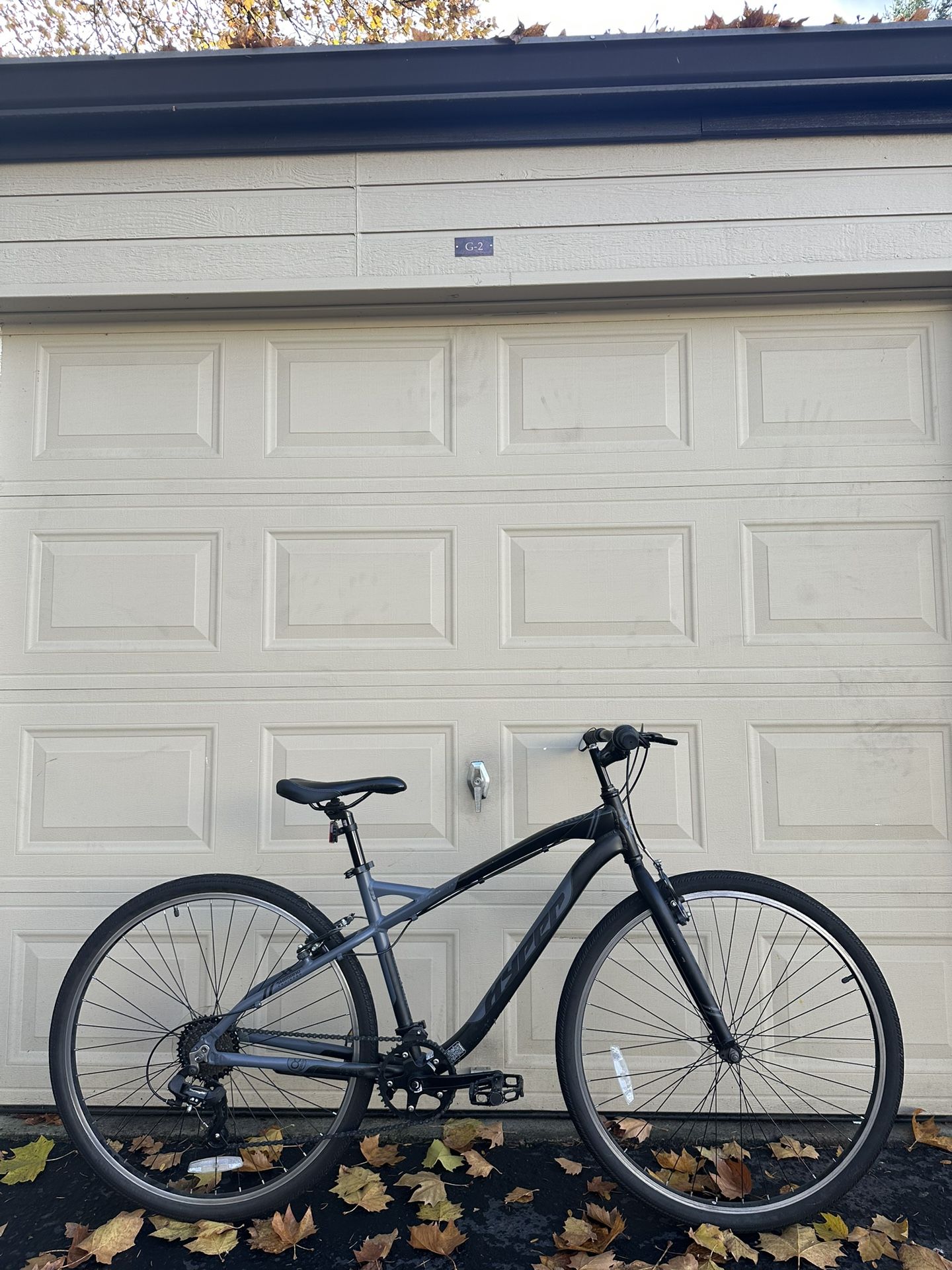 Hyper Bicycle Urban Hybrid Commuter Bike 700c - 8 speed Aluminium