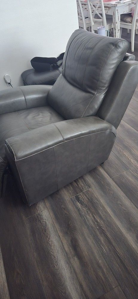 Recliner Chair Free !!