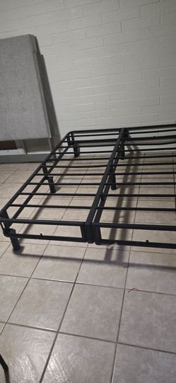 Metal bed base