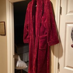 Robe-Burgundy Fleece- Women’s Medium 