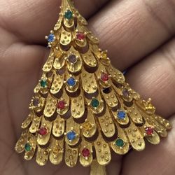 Vintage Christmas Tree Gold Tone Brooch 
