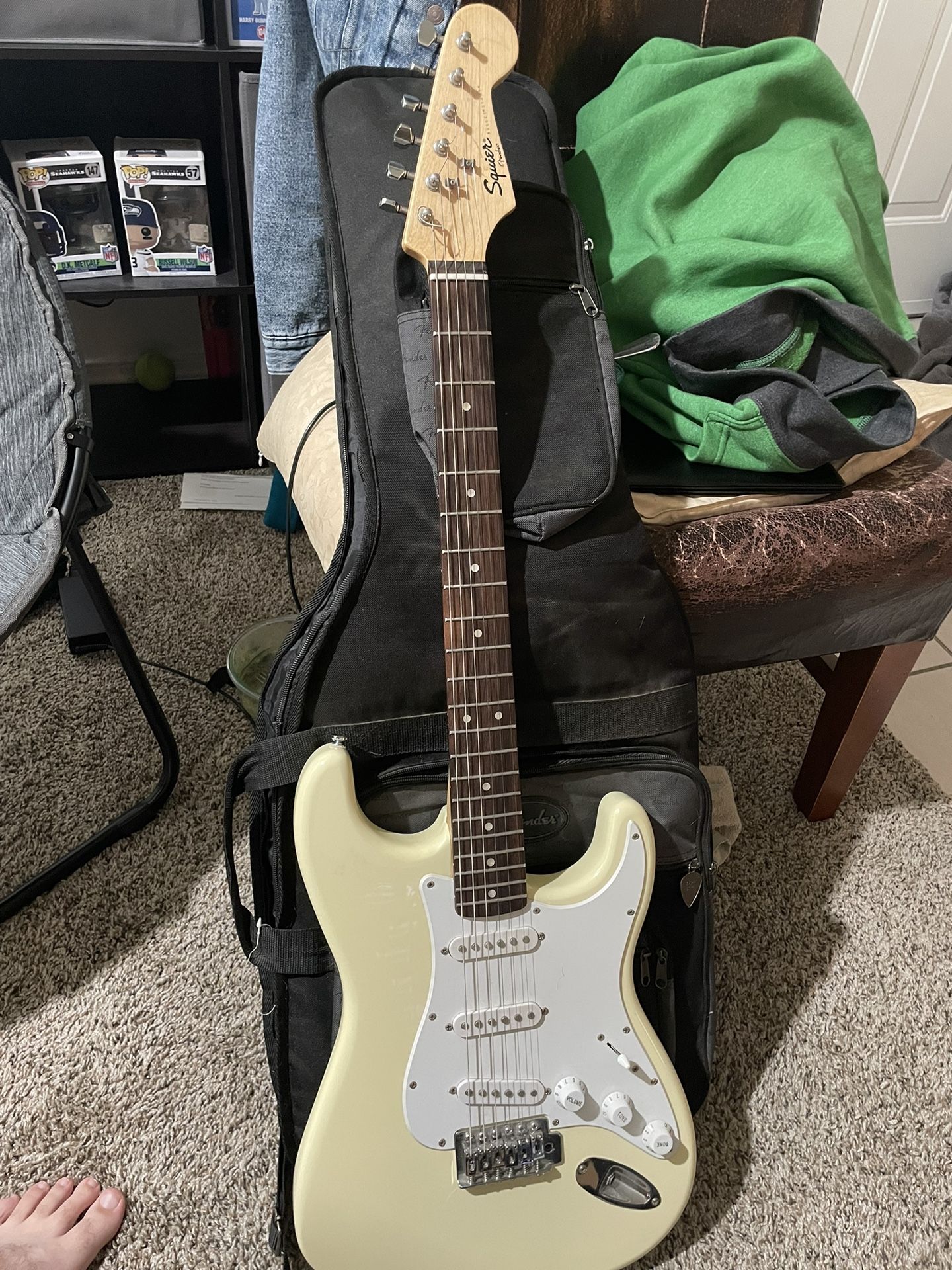 Fender Electric Guitar Squire Great Condition!!