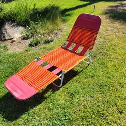 Vingage Foldable Lounge chair!