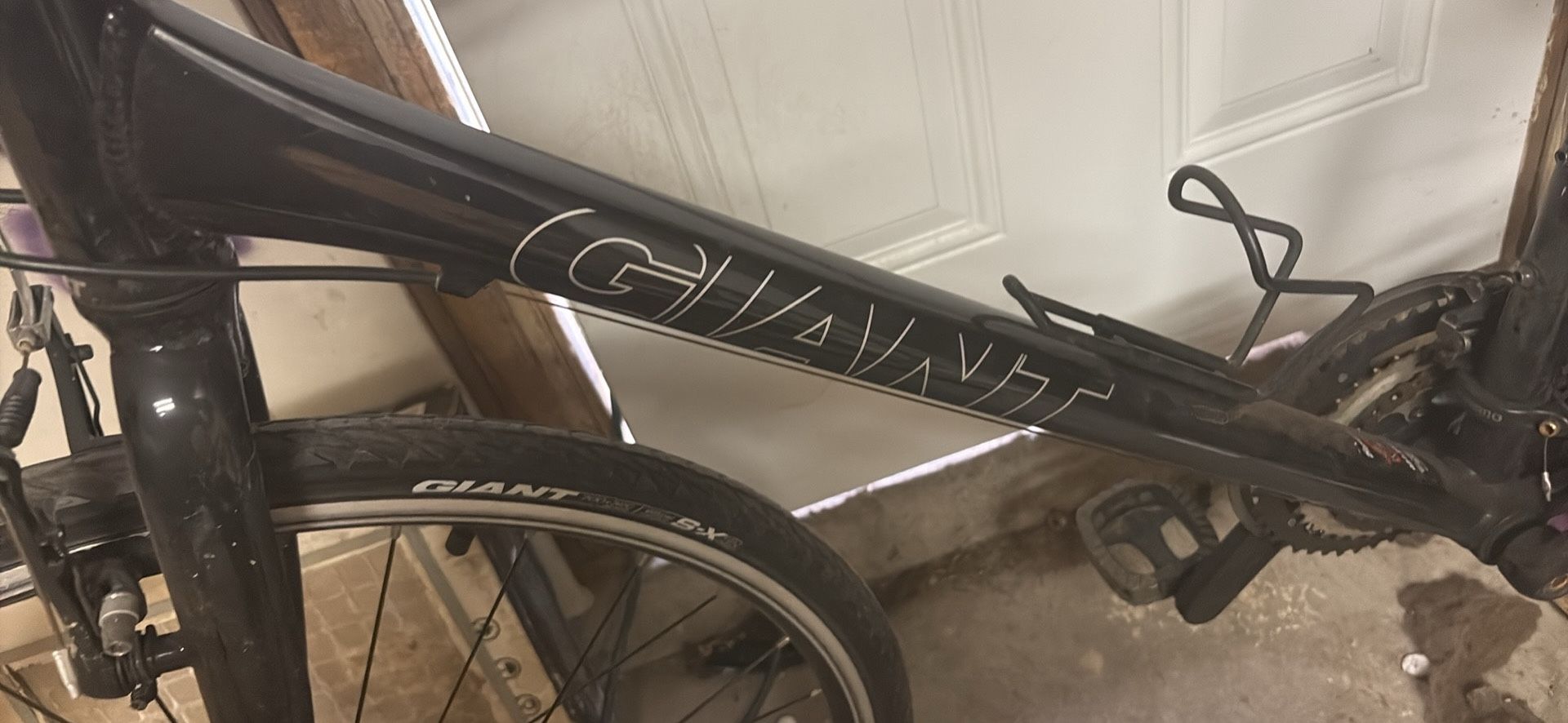 Xl Giant Road Bike. Model “escape” $550plus New 