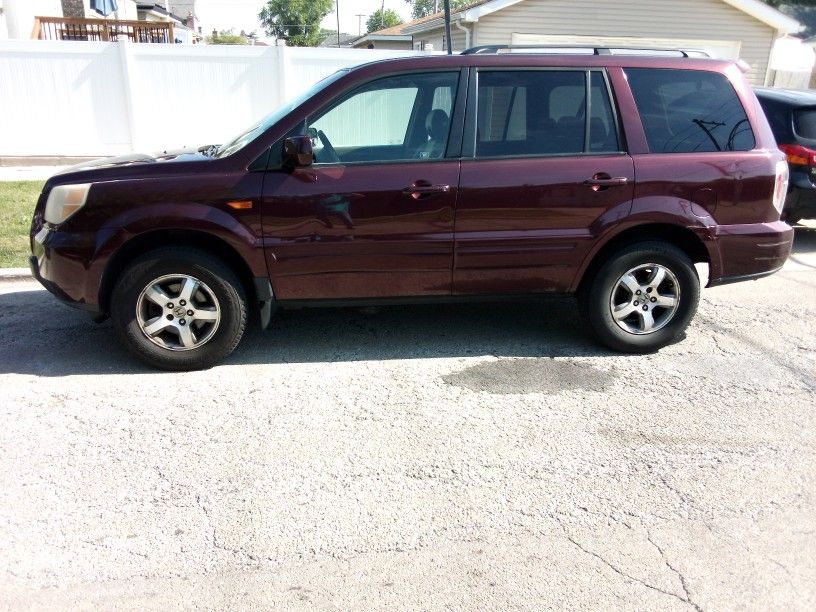 HONDA 2007 PILOT V 6 AUTO 4X4 FULLY LOADED RUNS AND DRIVES GREAT EVERYTHING WORKS