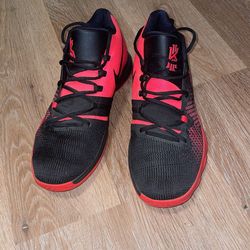 Kyrie Flytraps Brand New 